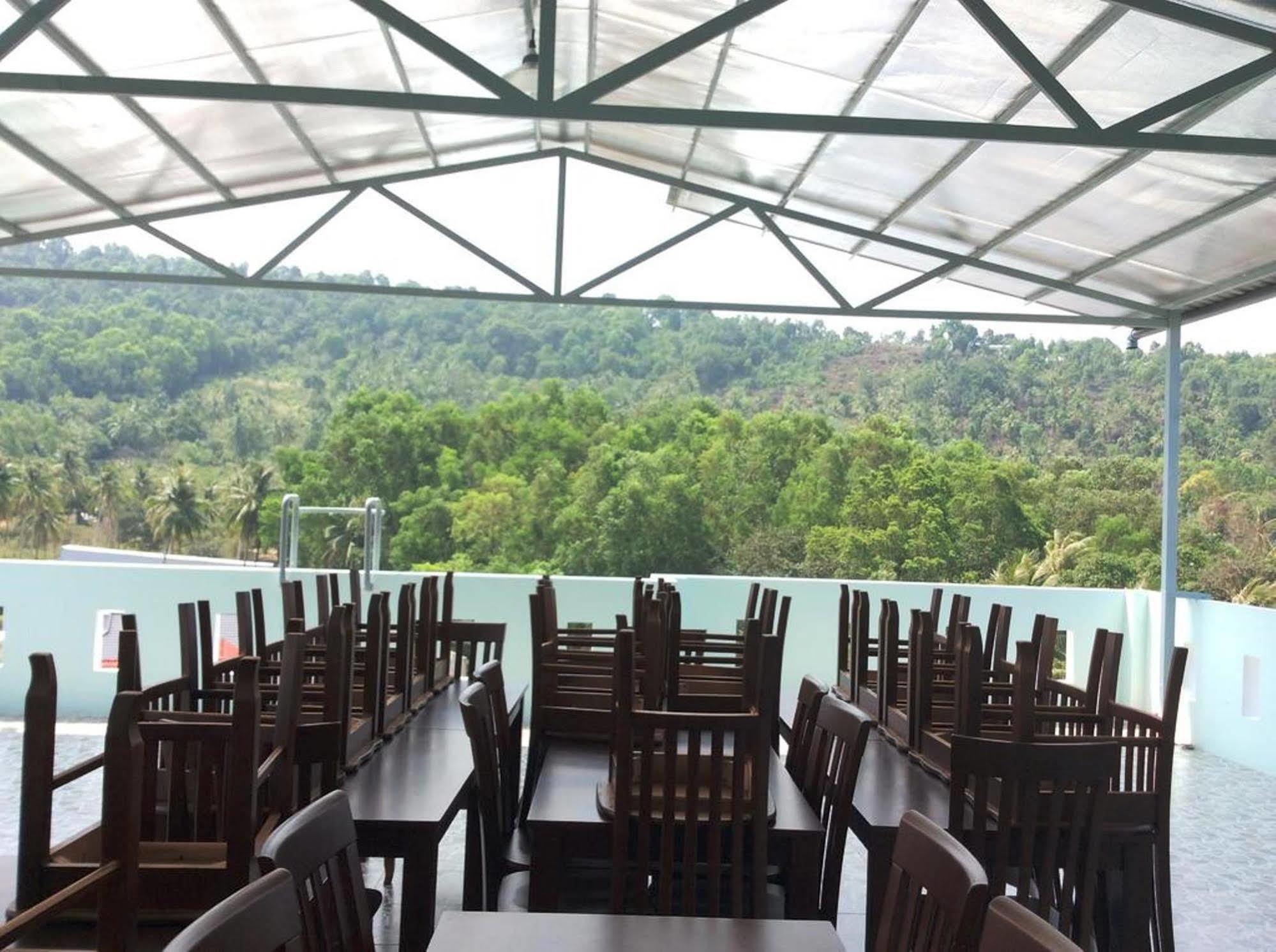 Huy Hoang Hotel 2*