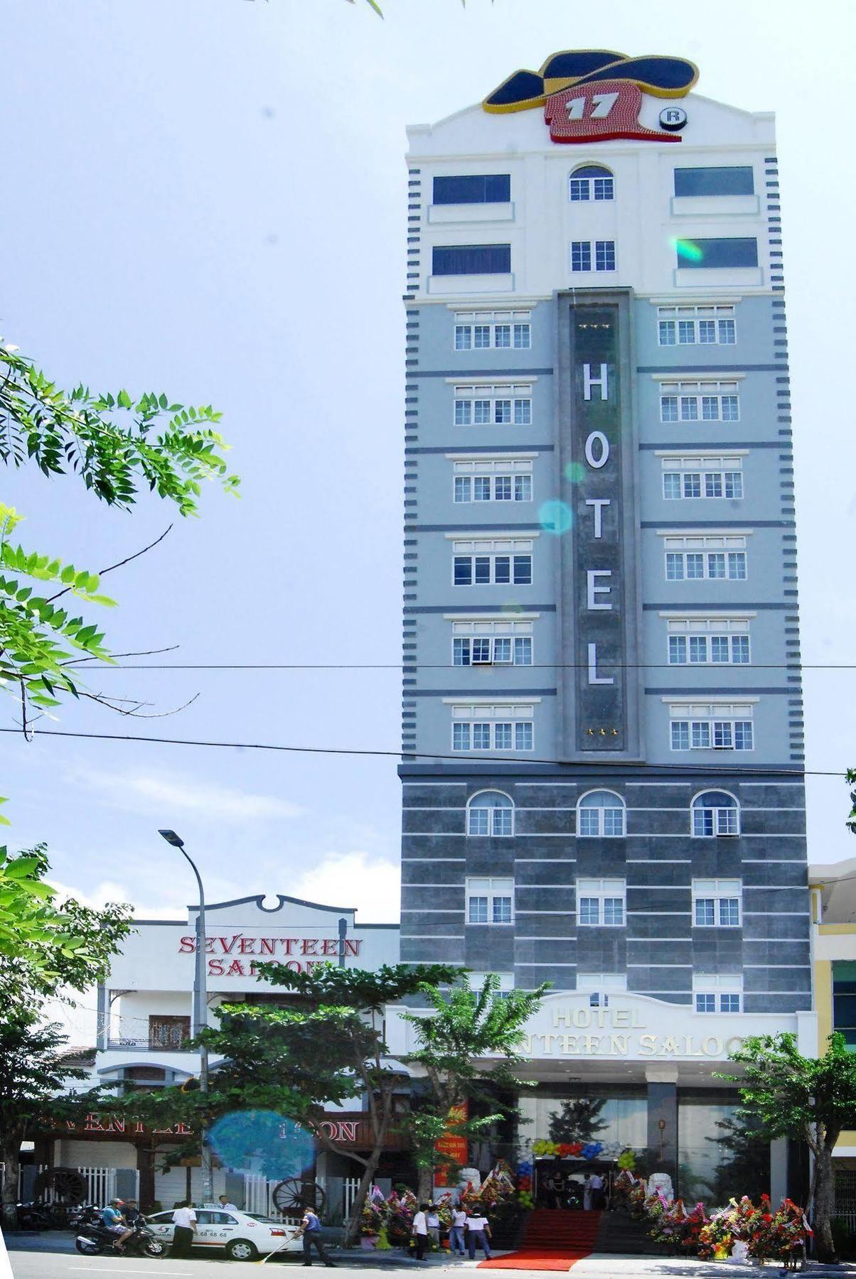 Seventeen Saloon 3*