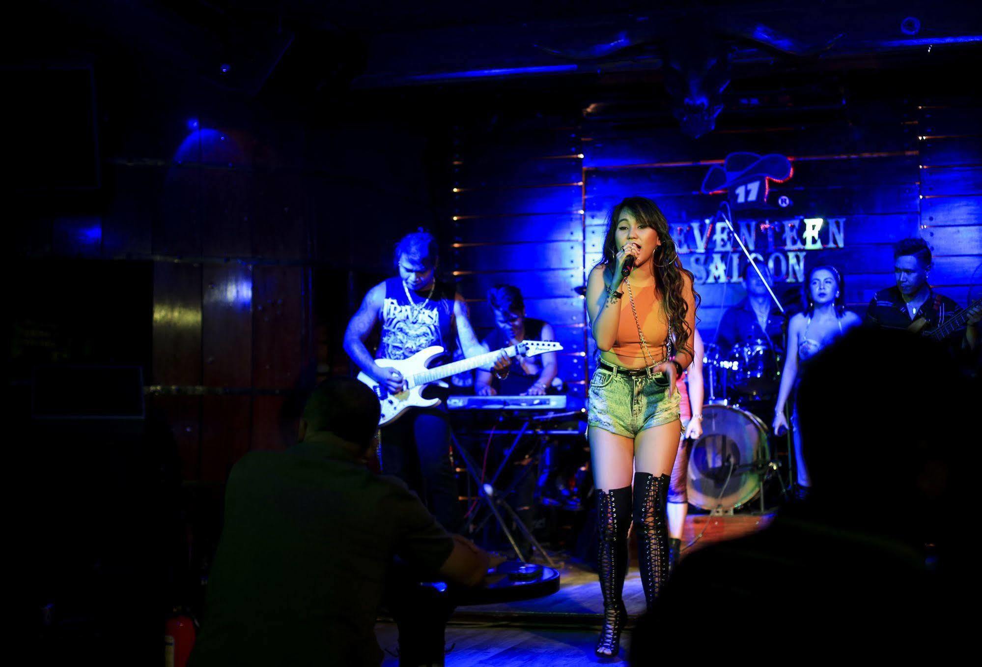 Hotel Seventeen Saloon Da Nang