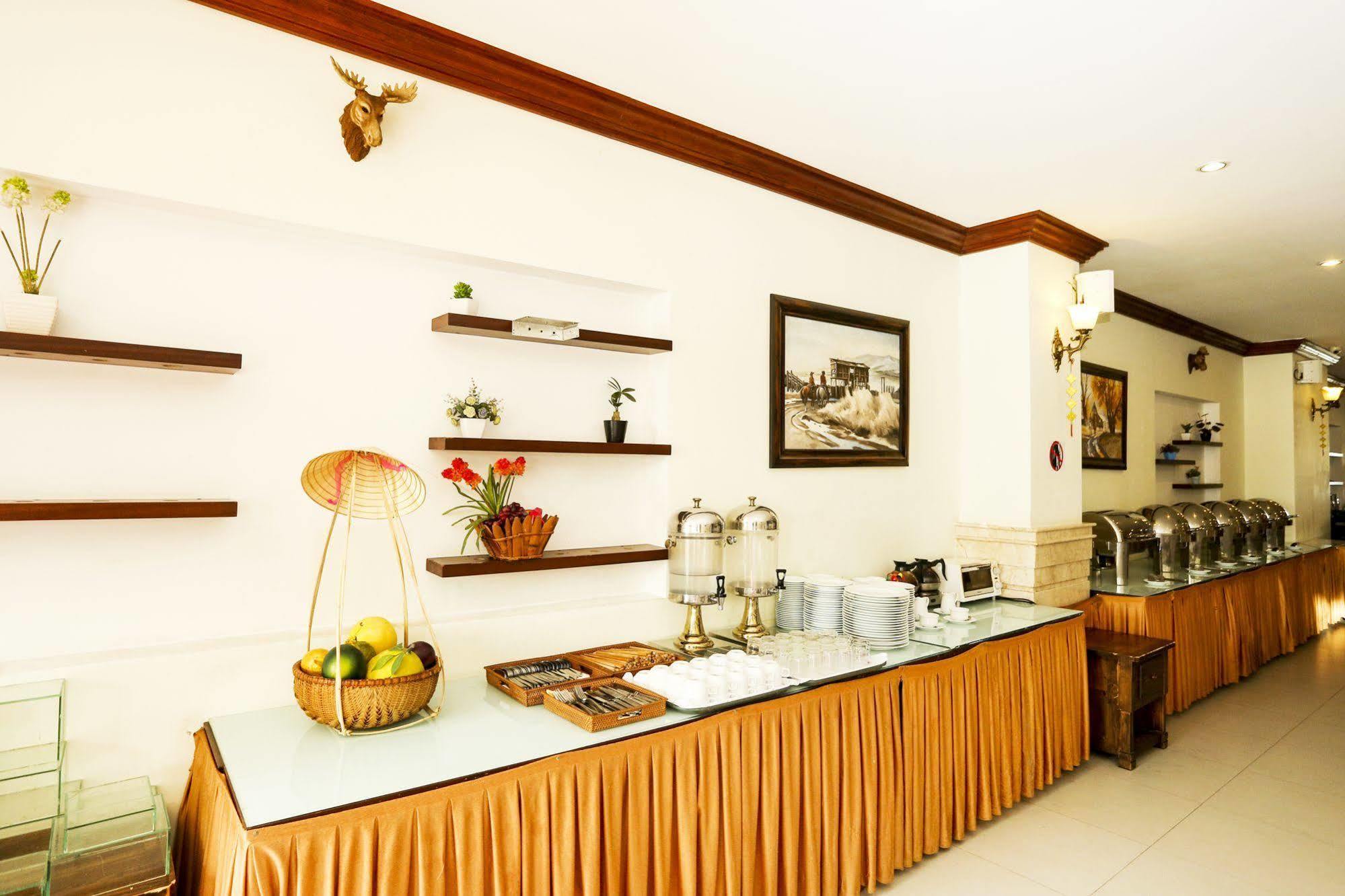 Seventeen Saloon Da Nang