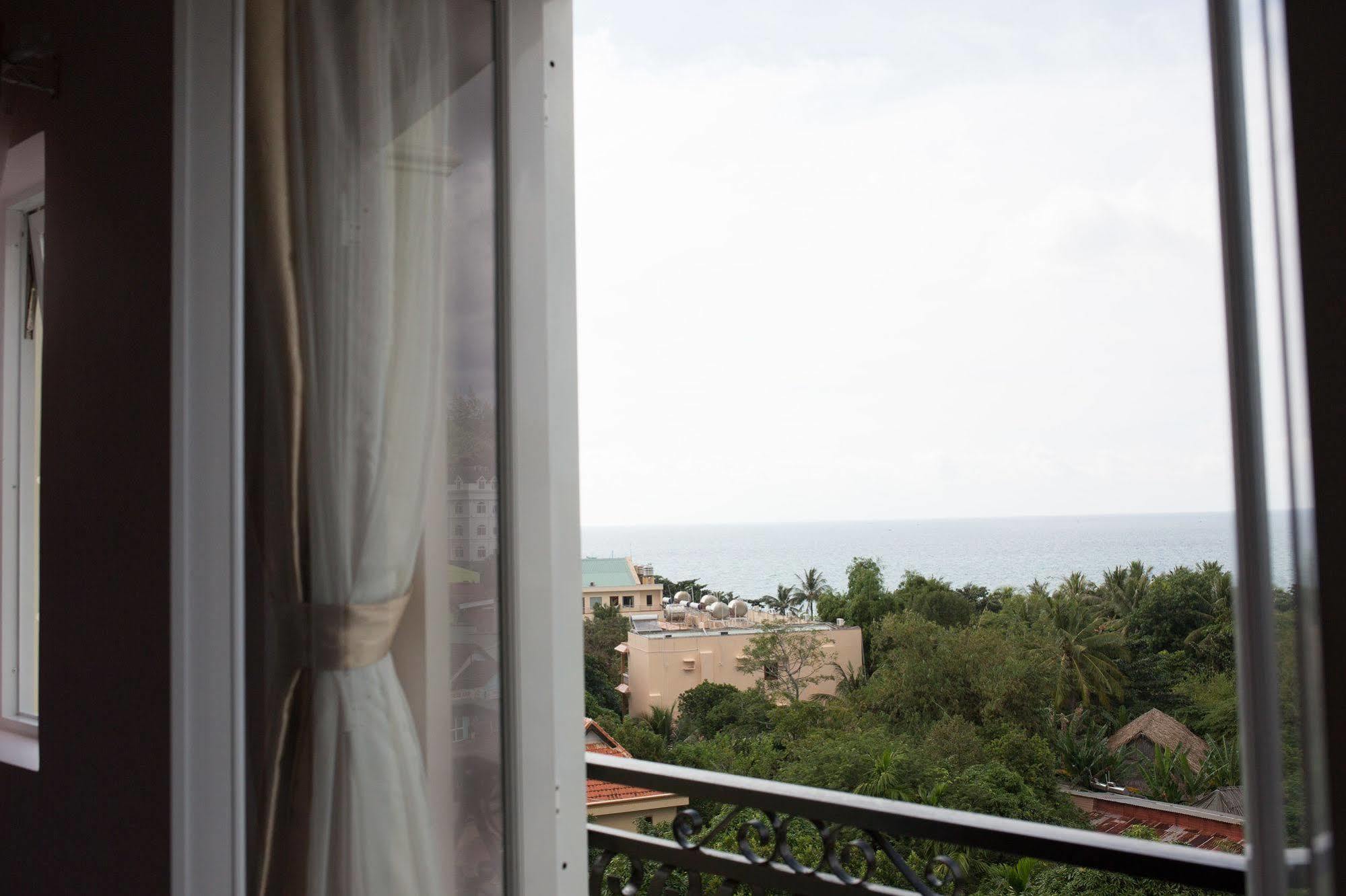 Amelia Hotel 2*