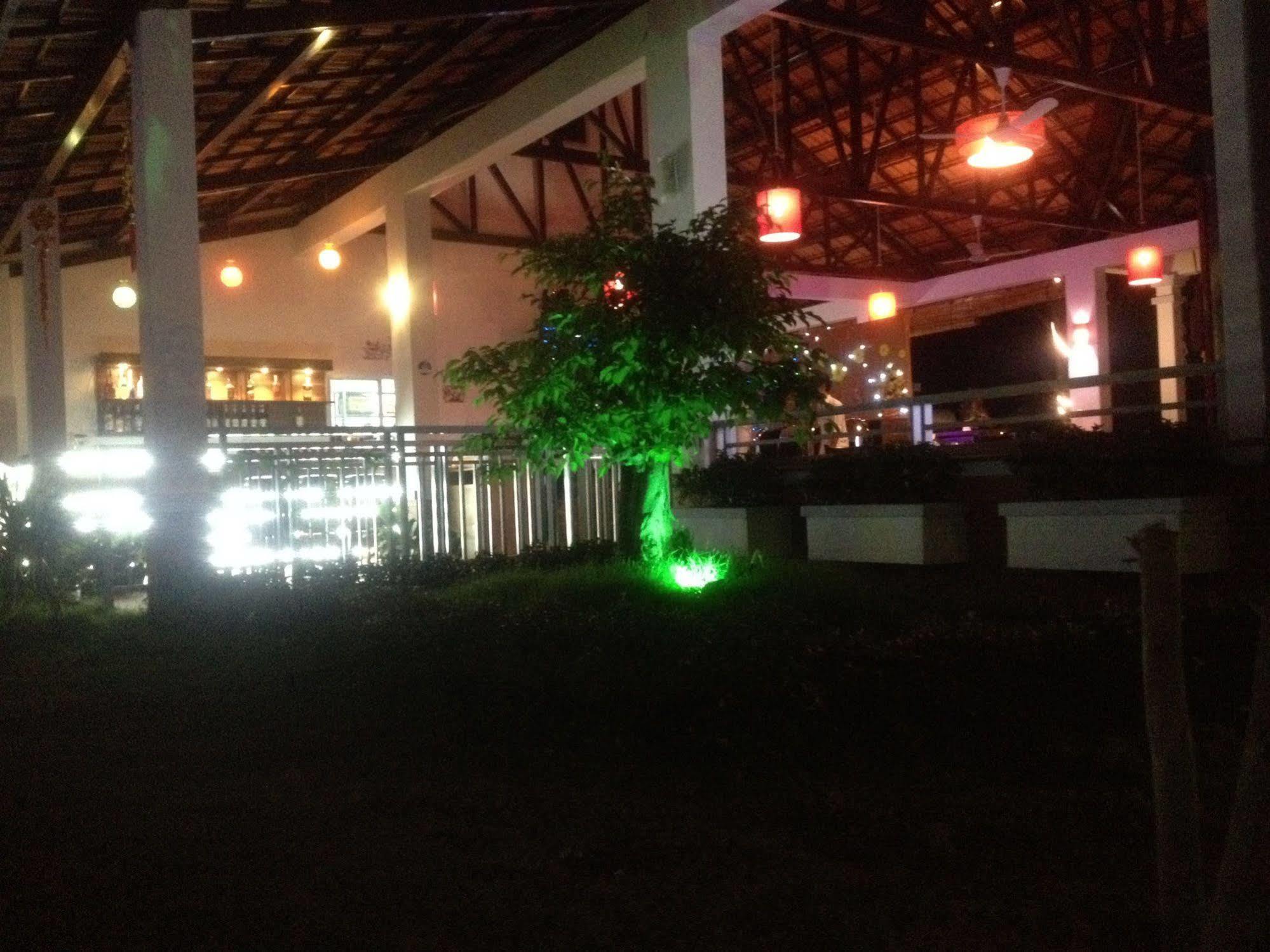 Camellia & Resort 3*