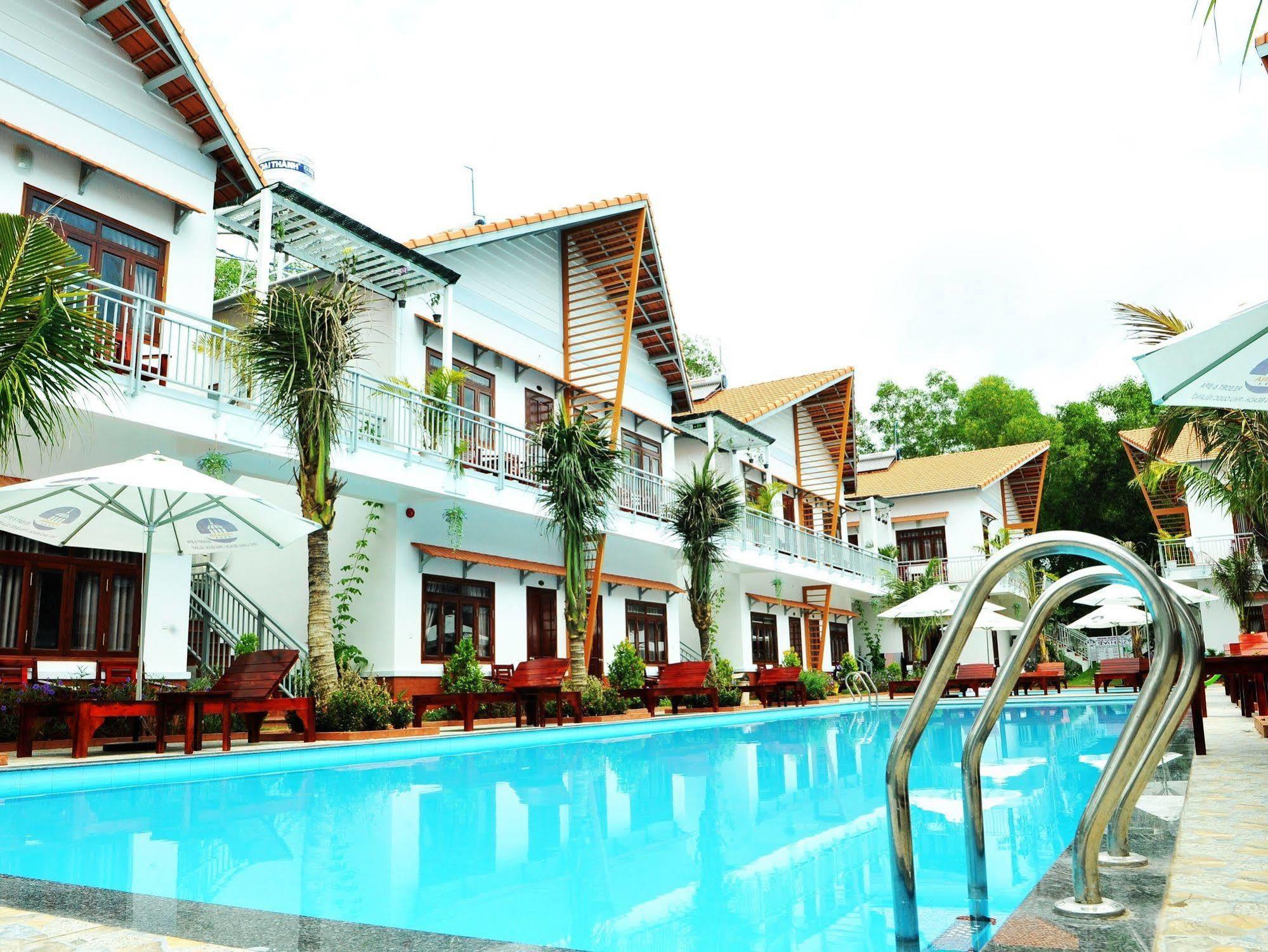 Camellia & Resort