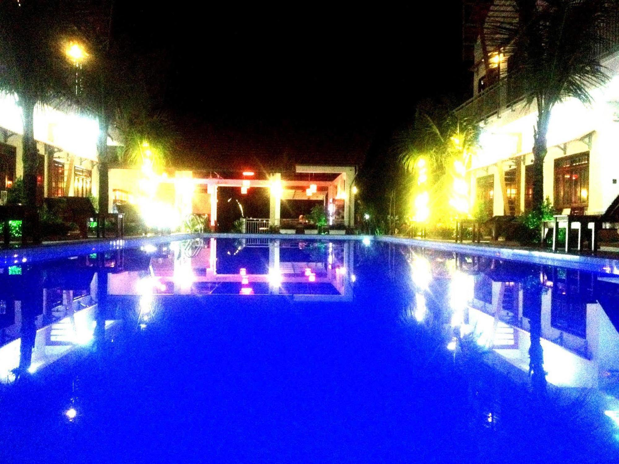 Resort Camellia &