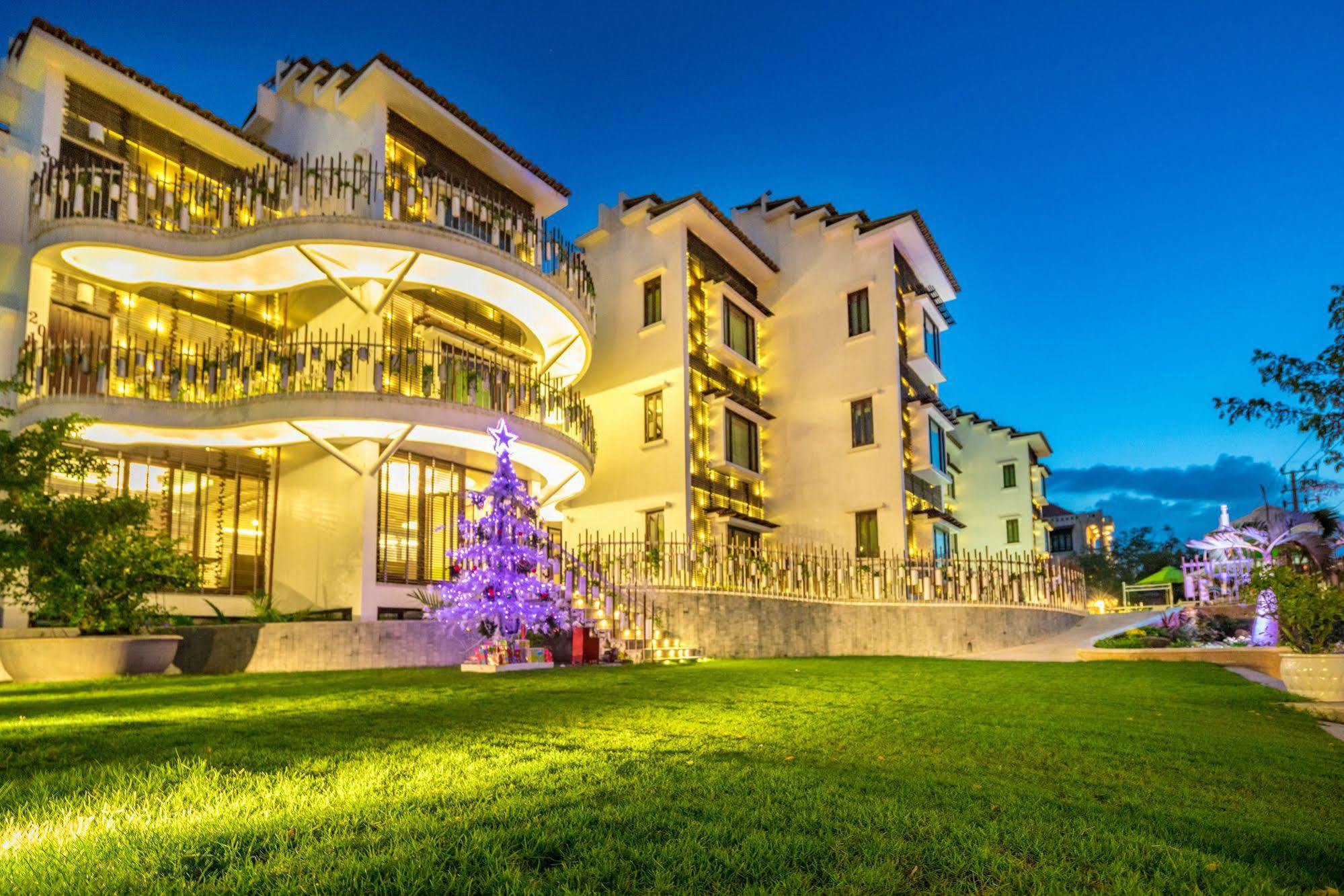 The Khách sạn 4*