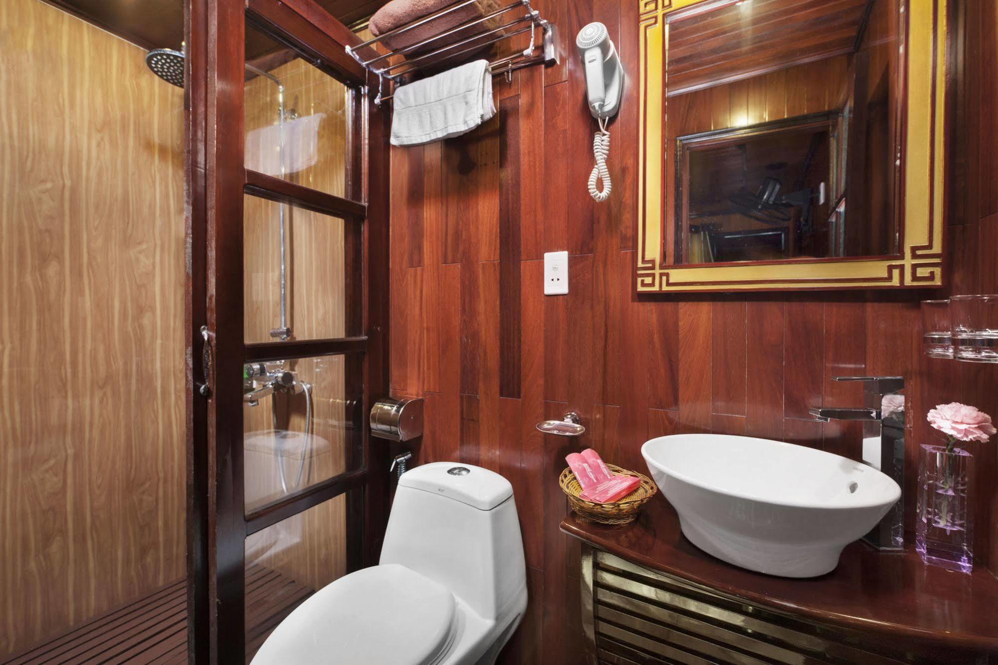 Hotel Rosa Cruise Halong Ha Long