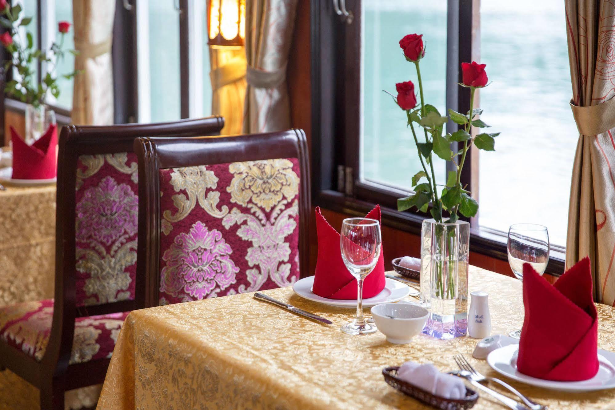Hotel Rosa Cruise Halong 3*