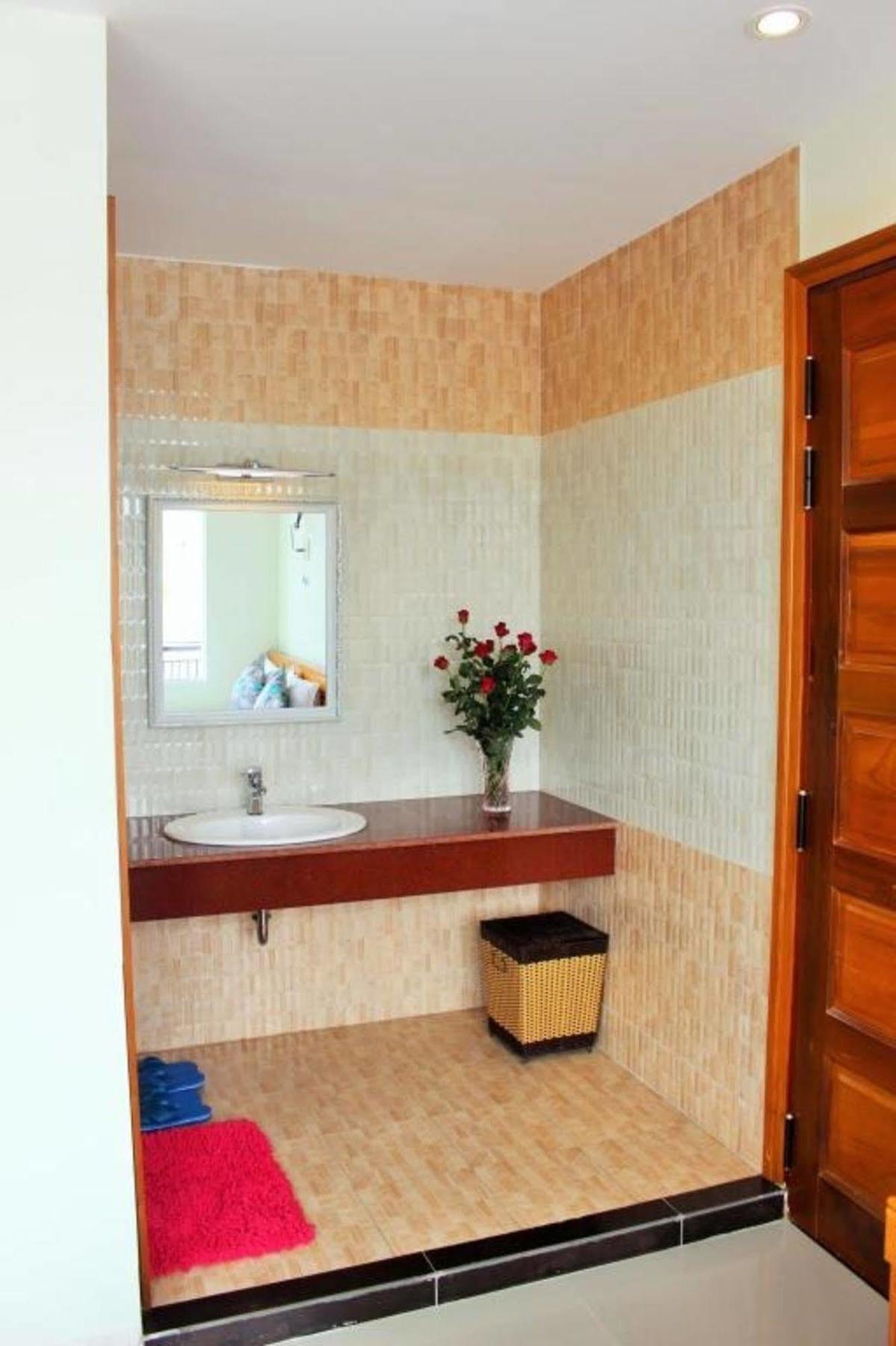 Hotel Bo Bien Nga Nha Trang