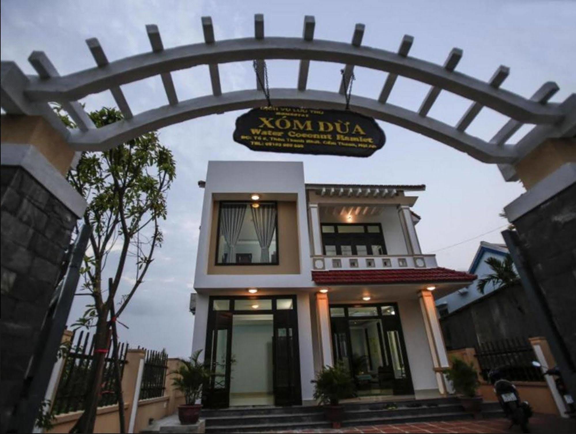 Xom Dua Hotel