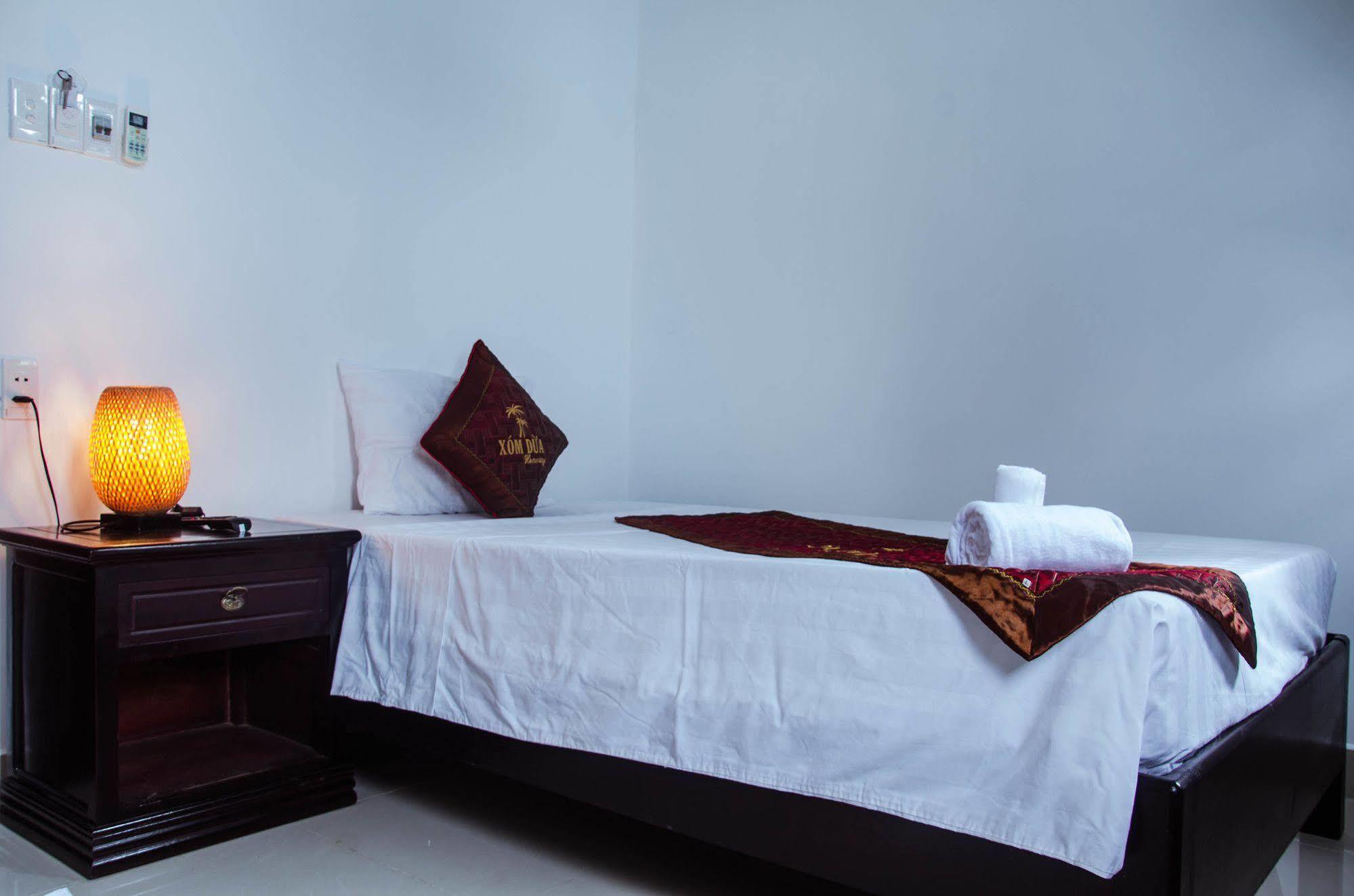 Xom Dua Hotel