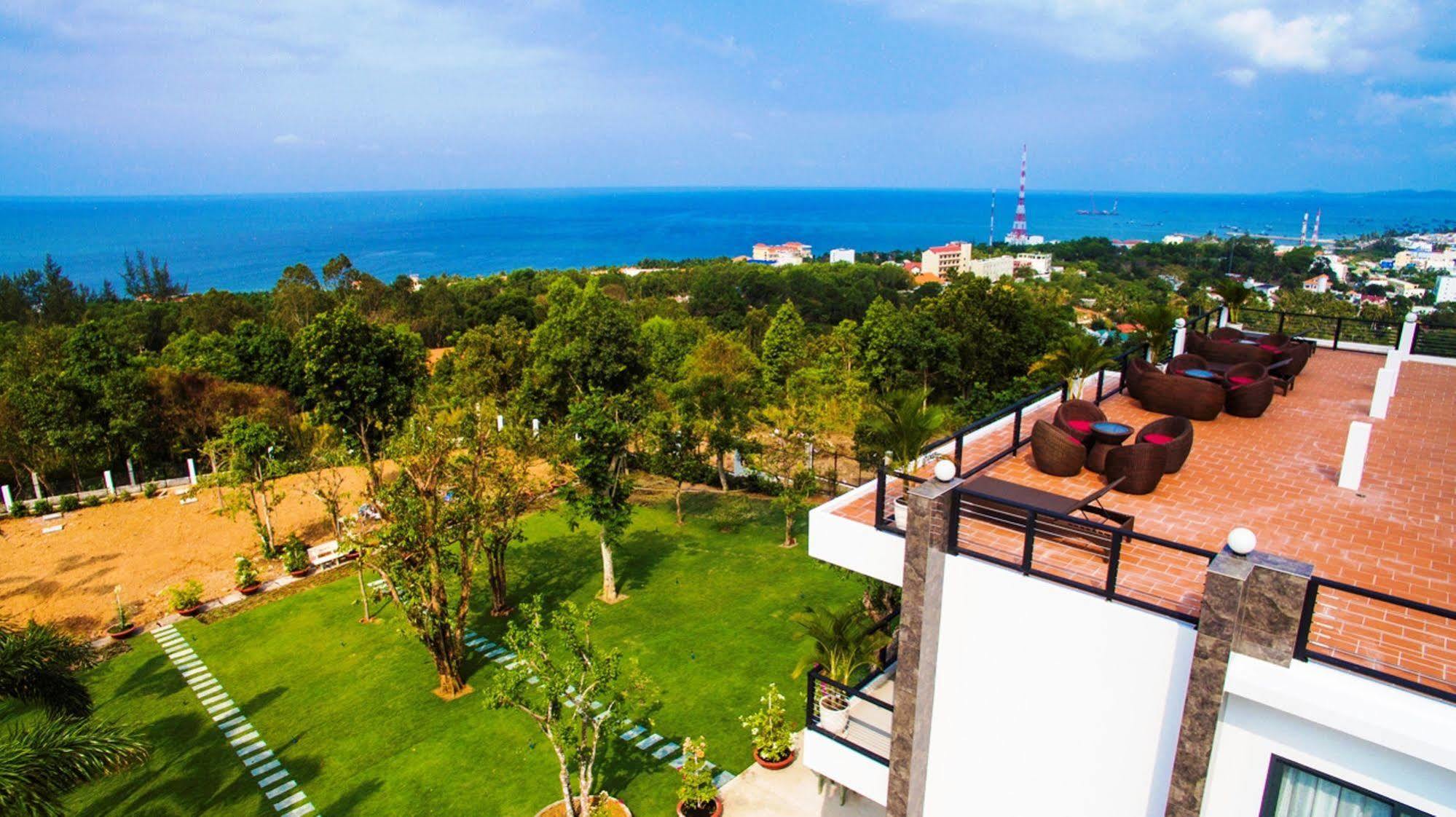 881 Lam Ha Pool Resort 3*