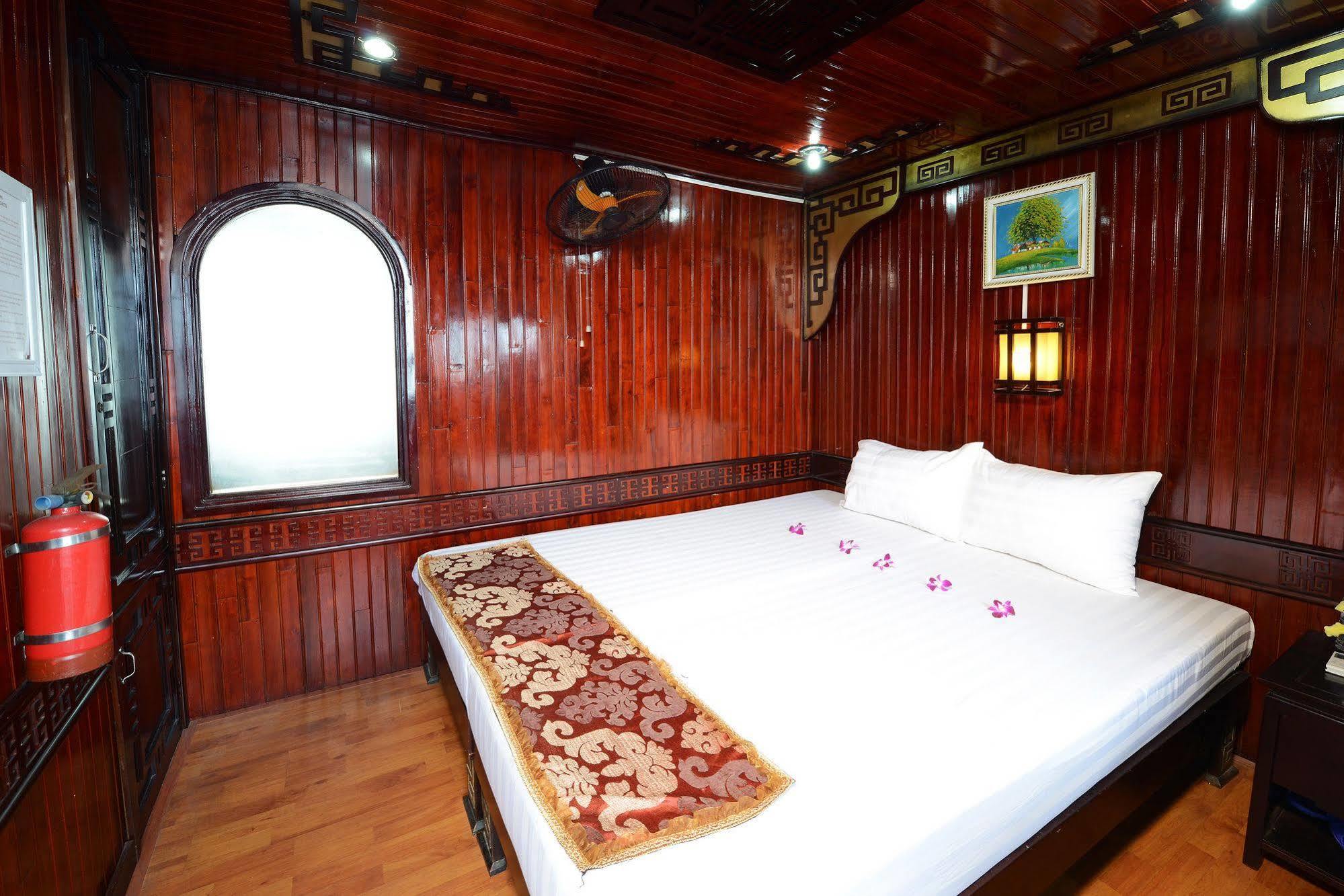  Imperial Cruises Ha Long