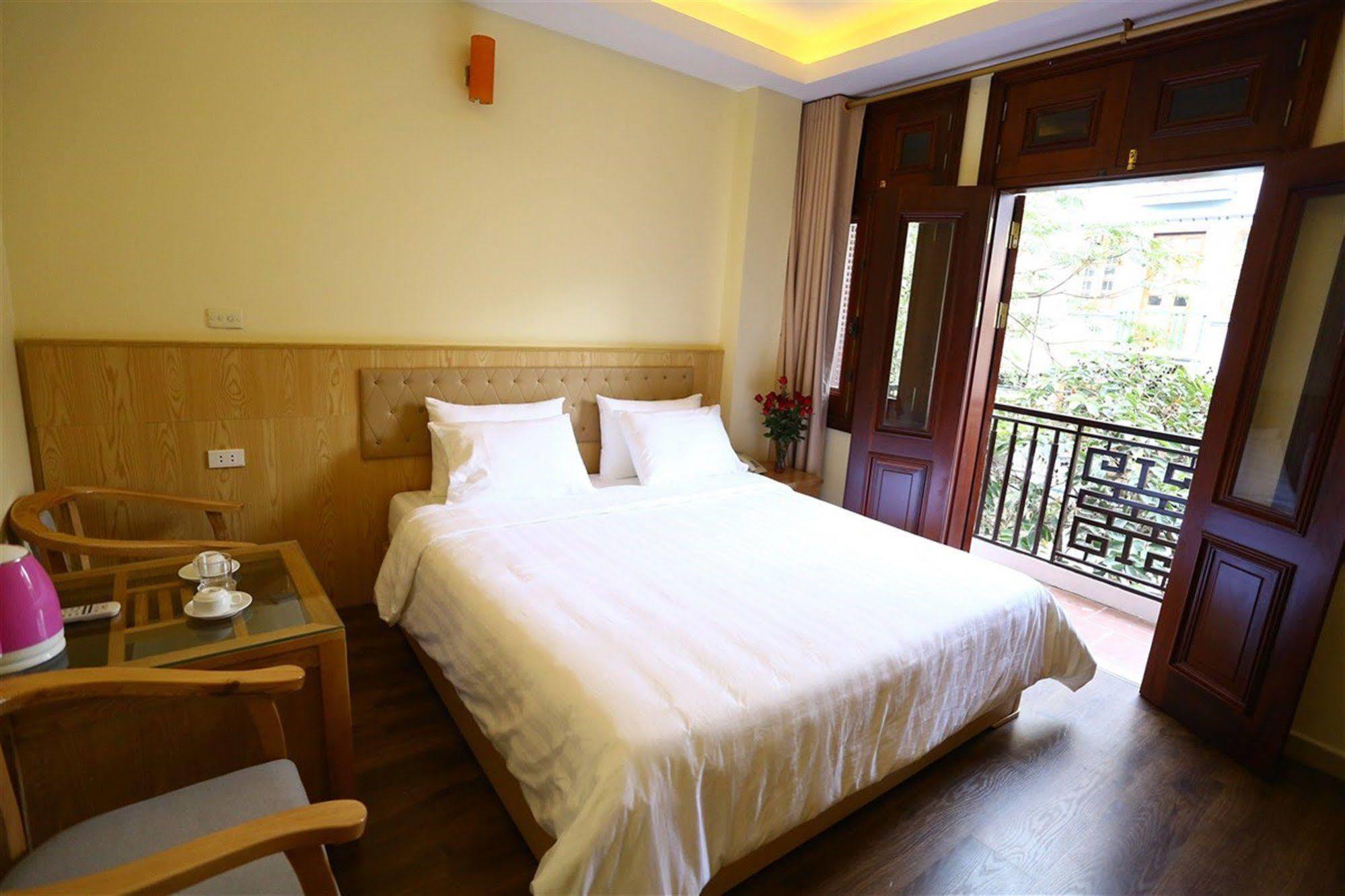Queen Light Hotel Hanoi
