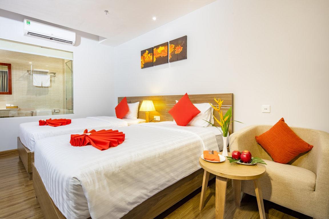 Hotel Maple Leaf &