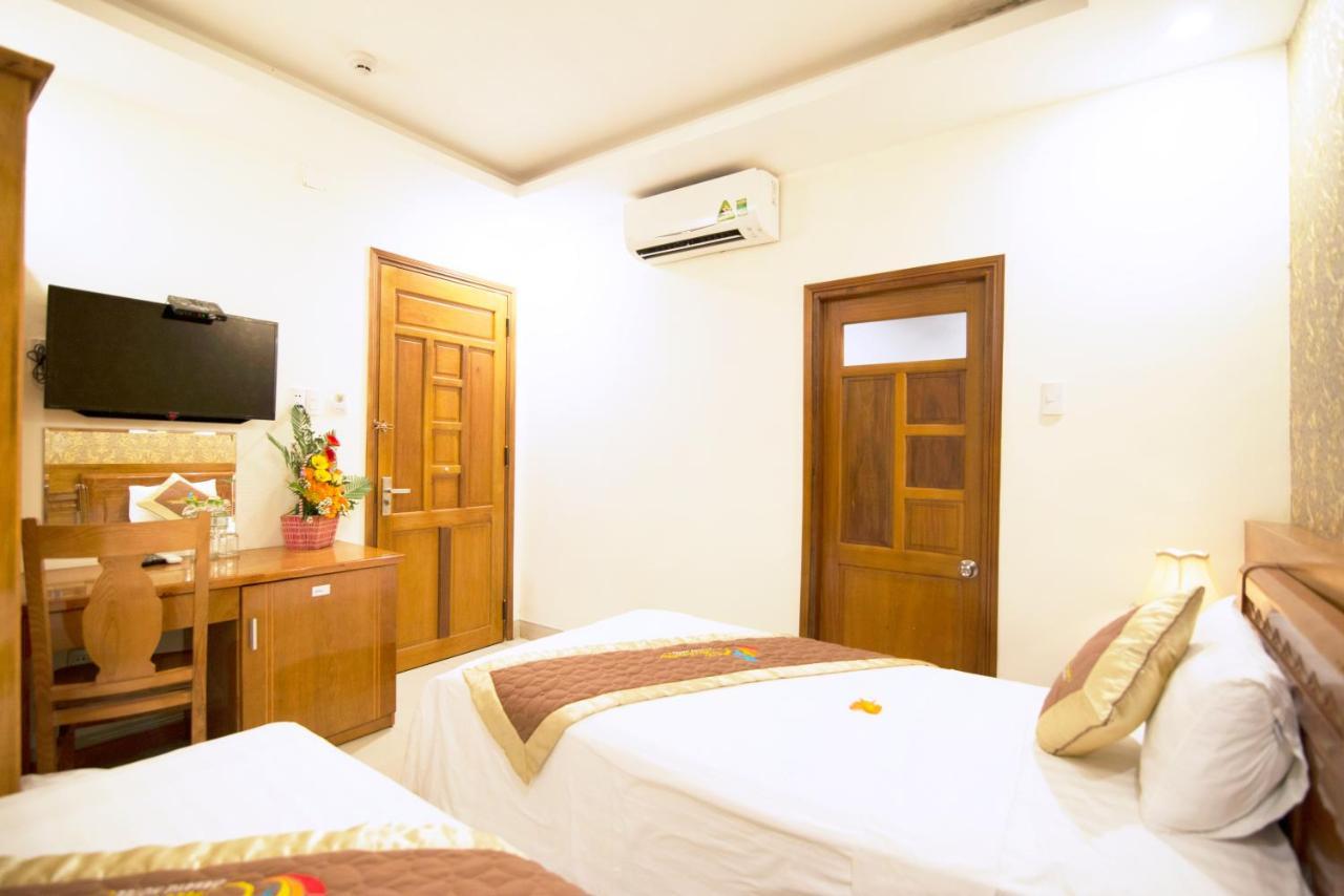 Charming Hotel-203 Nguyen Thoai 2*