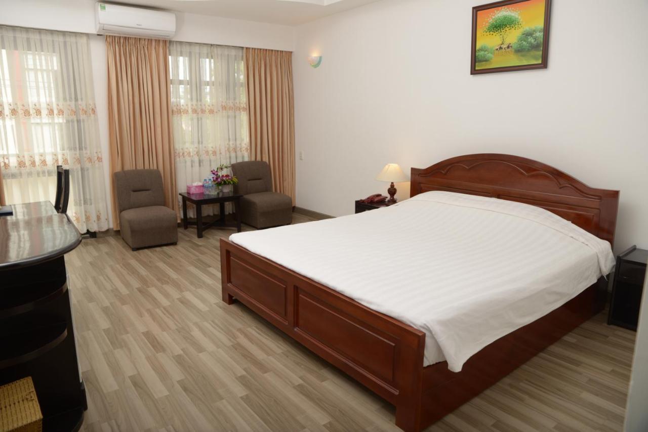 Song Huong Motel