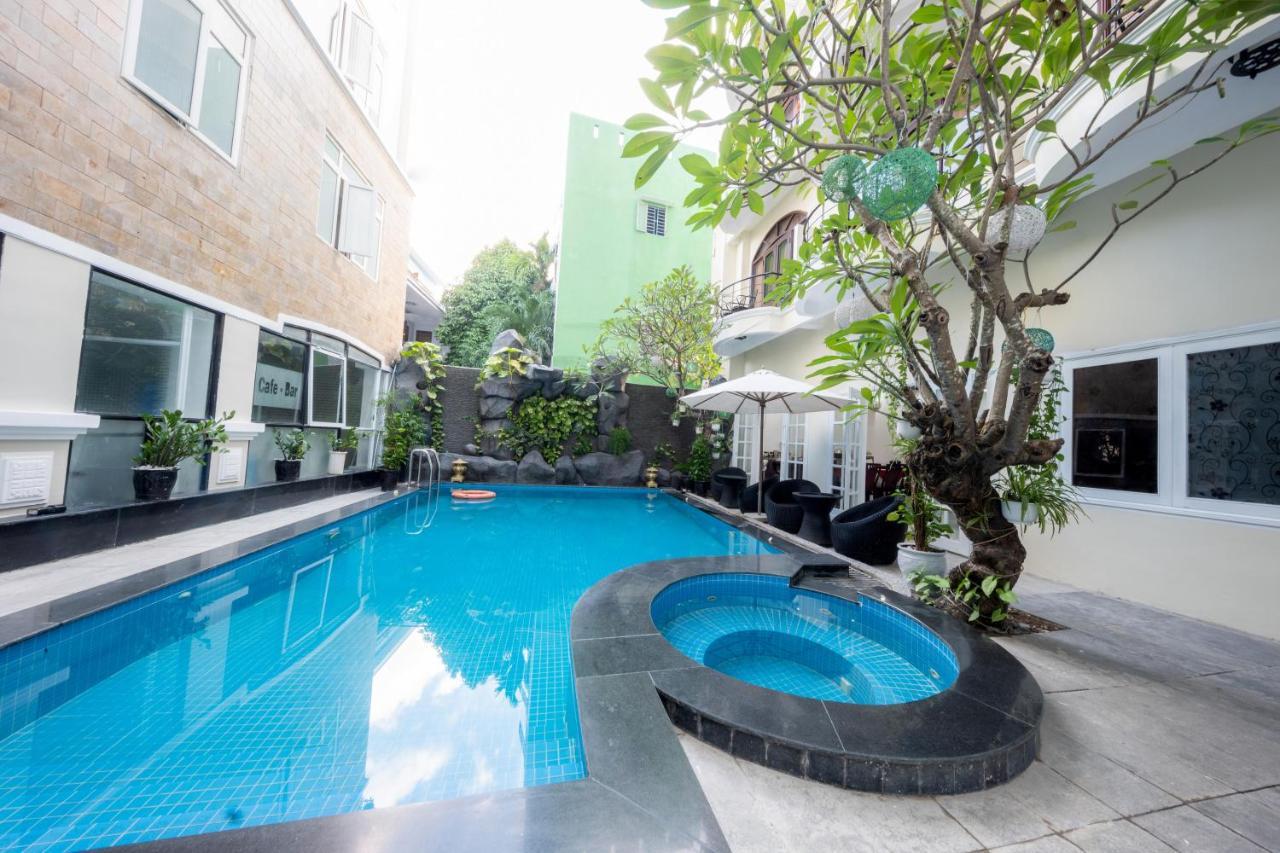 Gold Coast Khách sạn