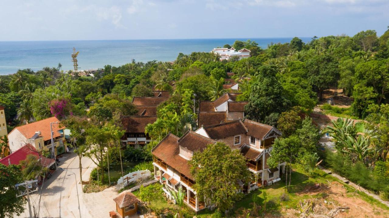 Ancient Village 3*