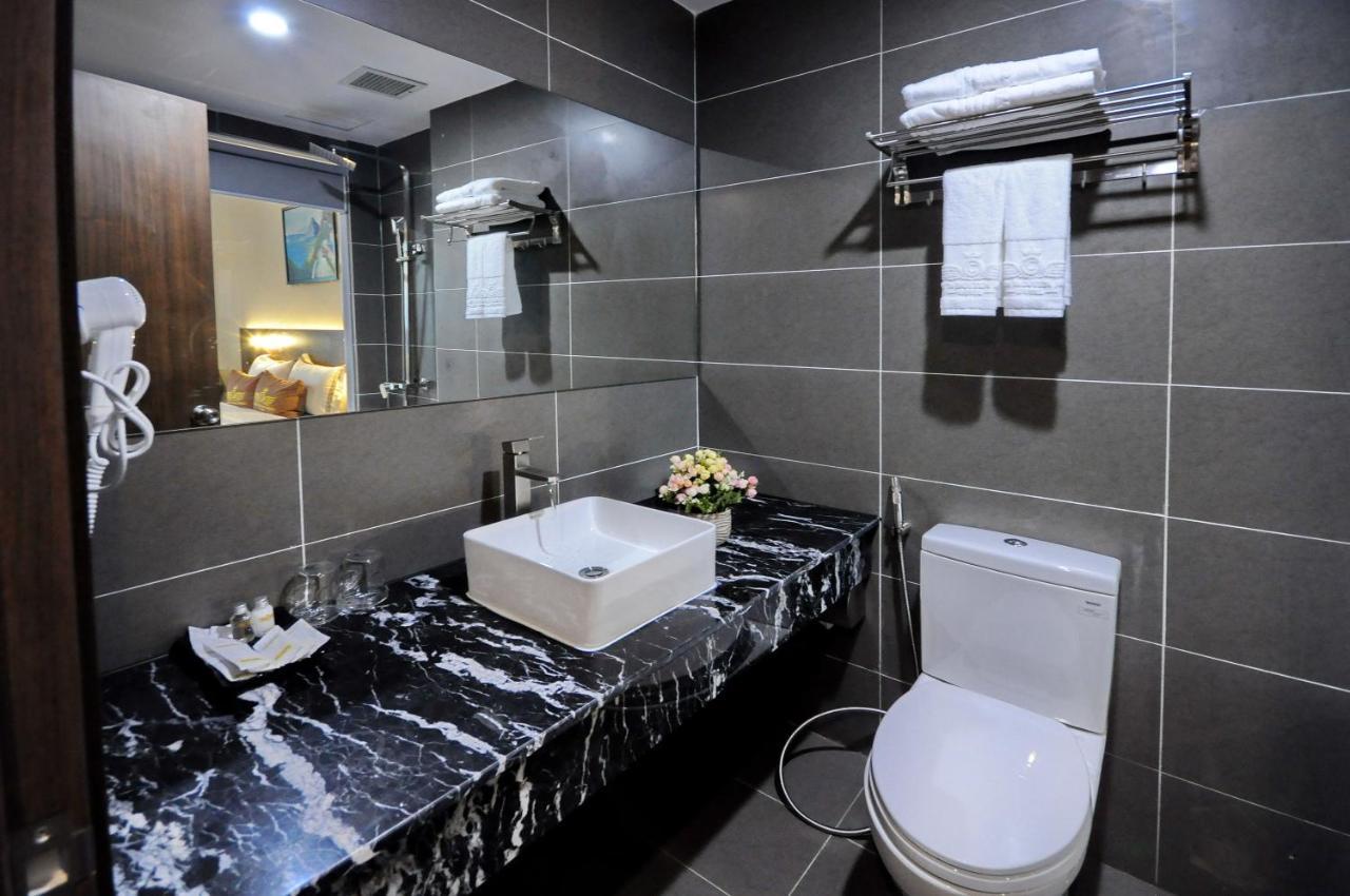 Hotel Crown Nguyen Hoang