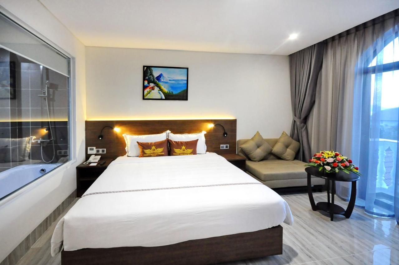 Hotel Crown Nguyen Hoang 4*