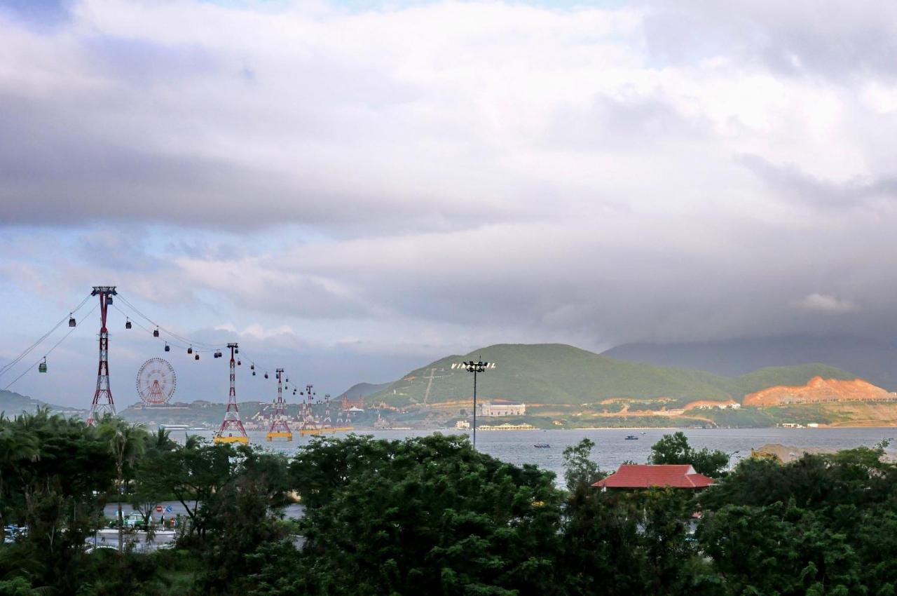 Hotel Crown Nguyen Hoang Nha Trang