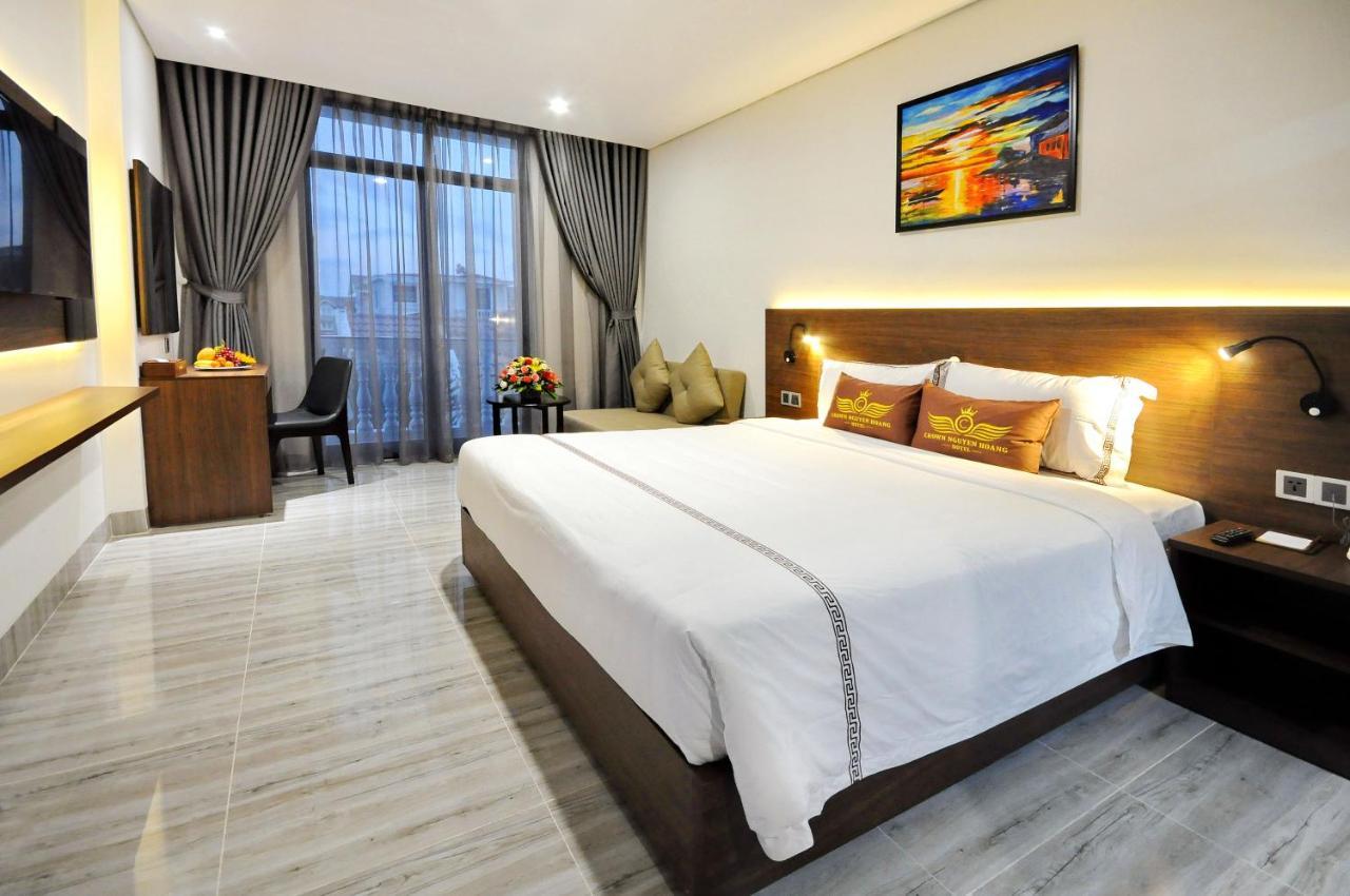 Hotel Crown Nguyen Hoang