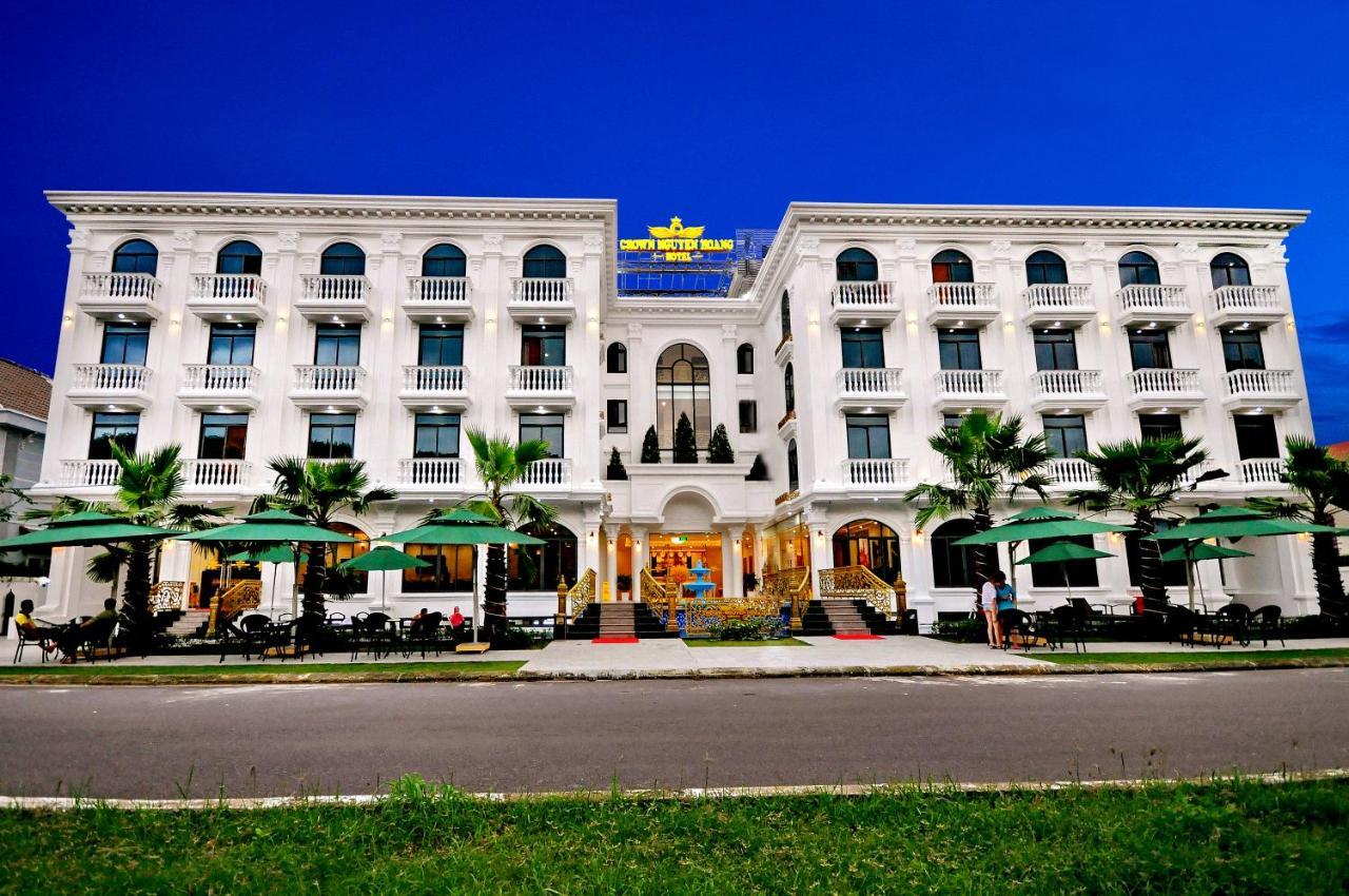 Hotel Crown Nguyen Hoang