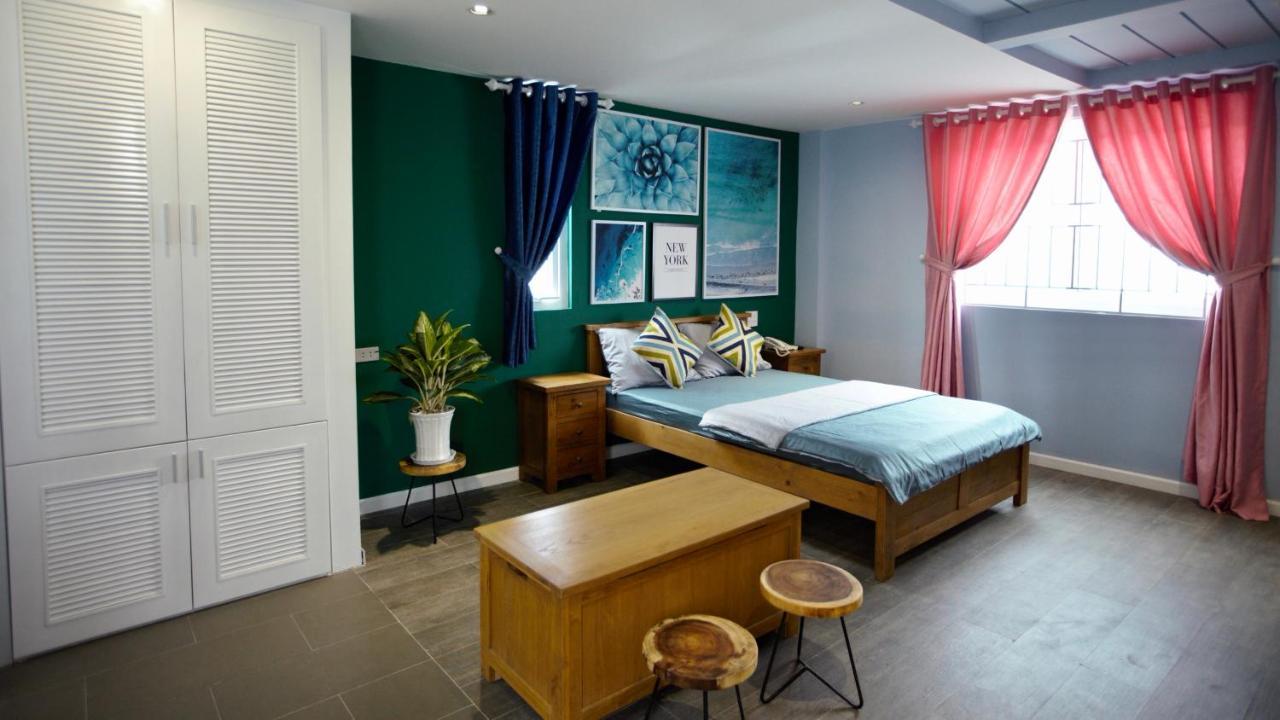 Sleep Box Bed & Breakfast 2*