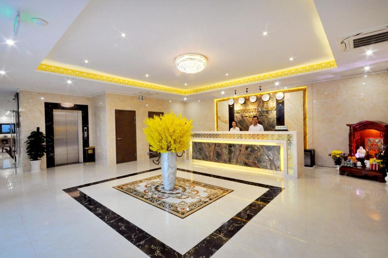 Hotel Crown Nguyen Hoang