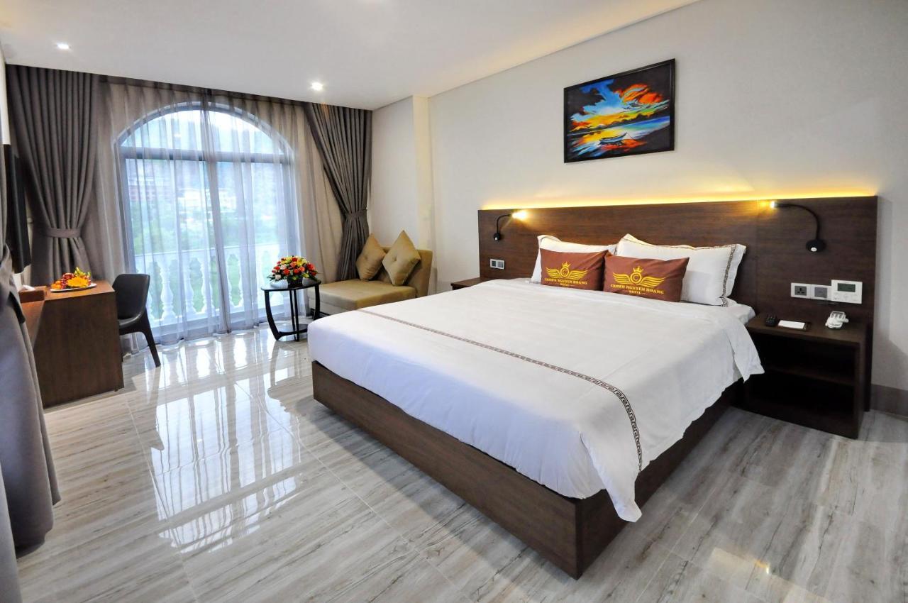 Hotel Crown Nguyen Hoang 4*