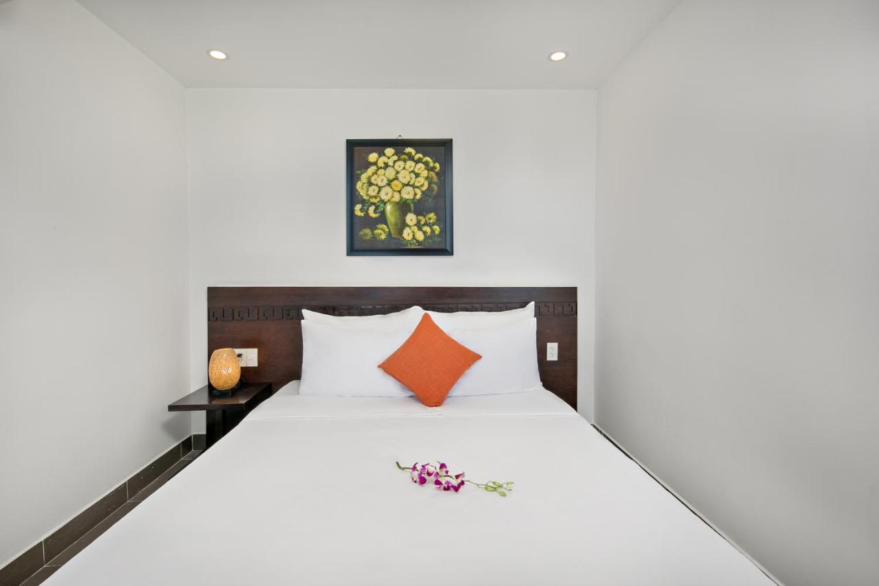 Emily & 3* Da Nang