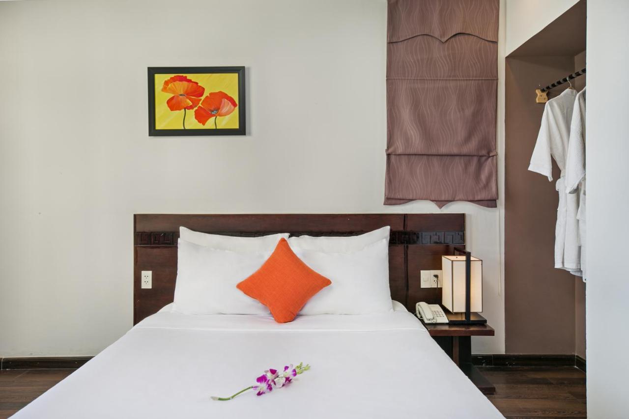 Emily & Hotel Da Nang