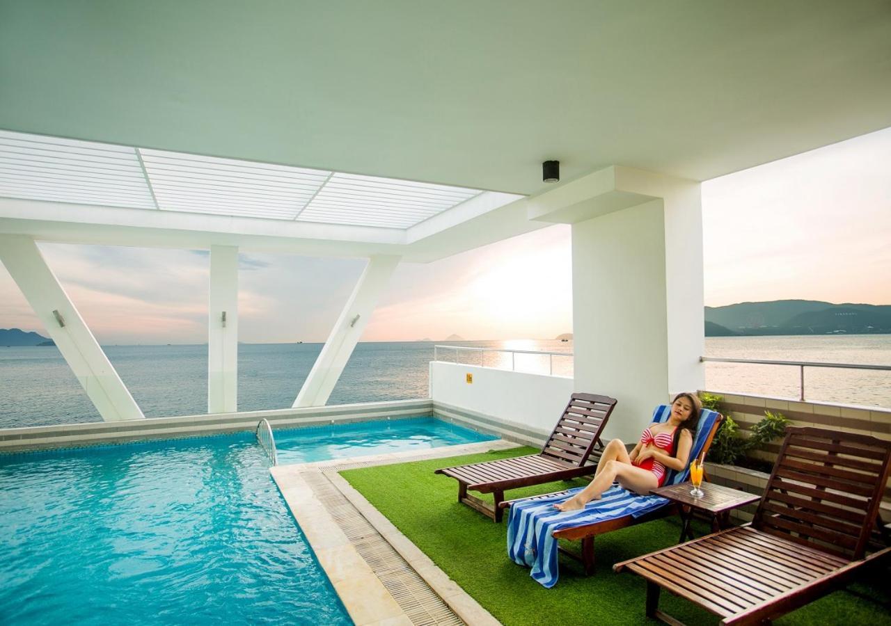 Hotel Dendro Beachfront Nha Trang