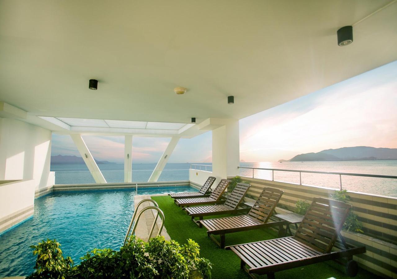 Hotel Dendro Beachfront 3*
