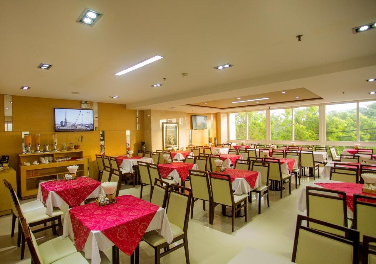 Hotel Dendro Beachfront Nha Trang