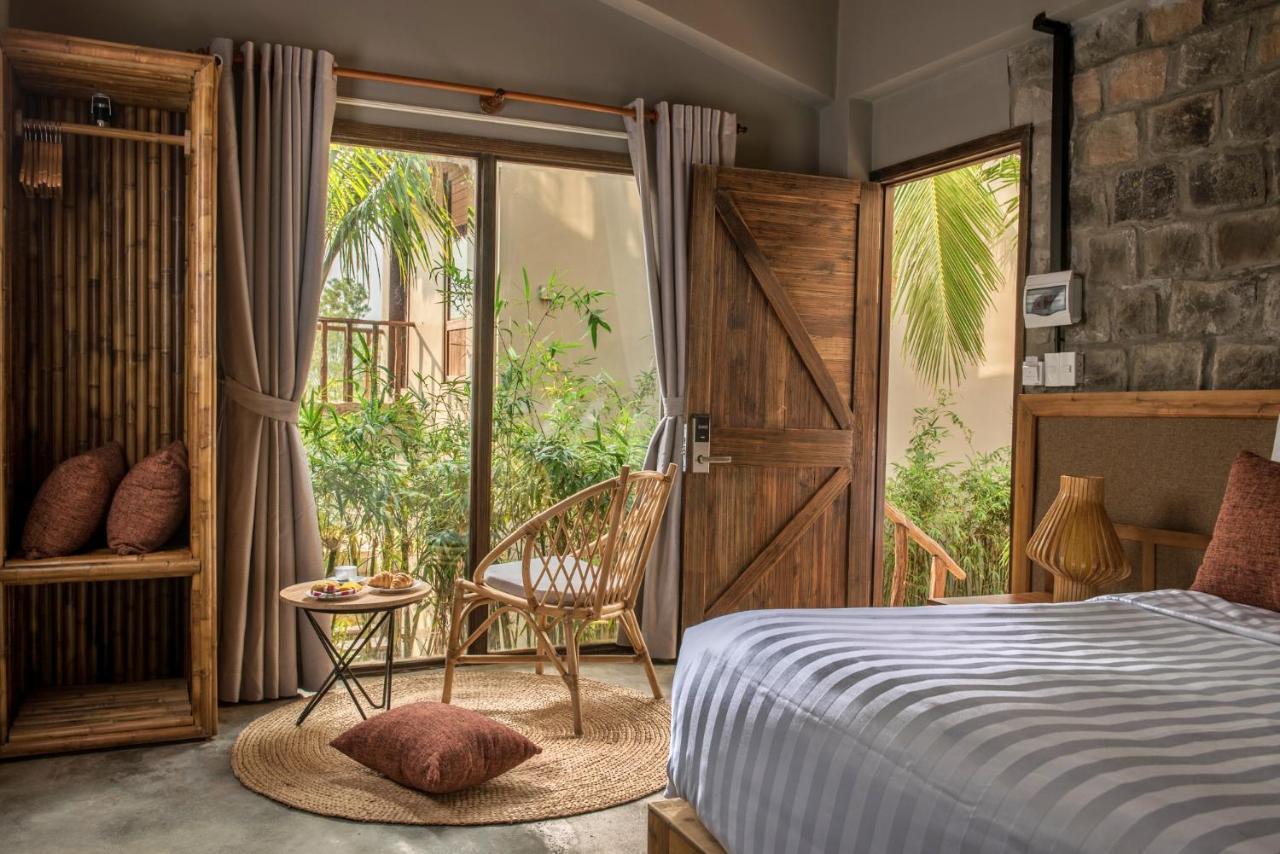 M Village Tropical 4*