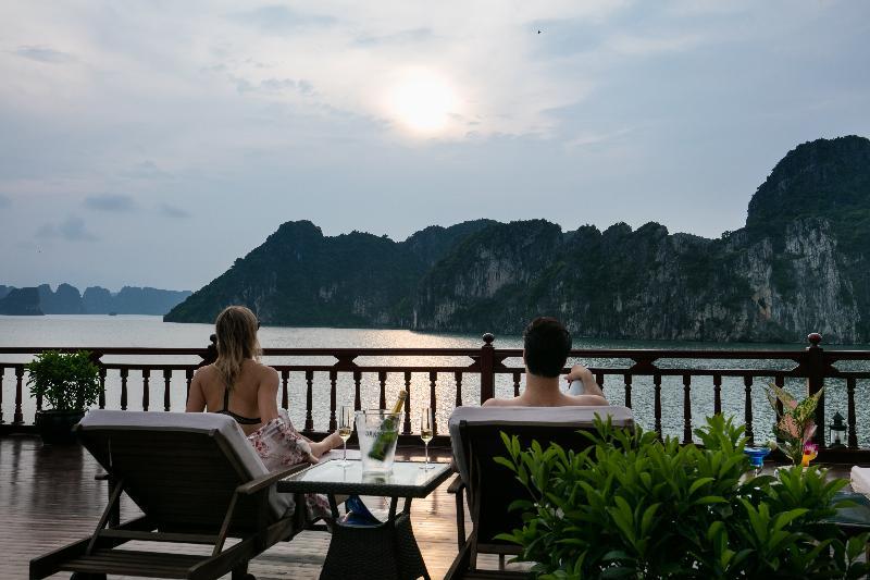  Emperor Cruises Legacy Ha Long