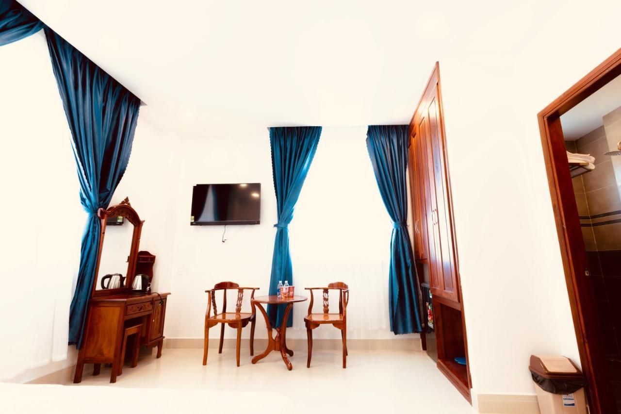 Tuyết Hiển Khách sạn