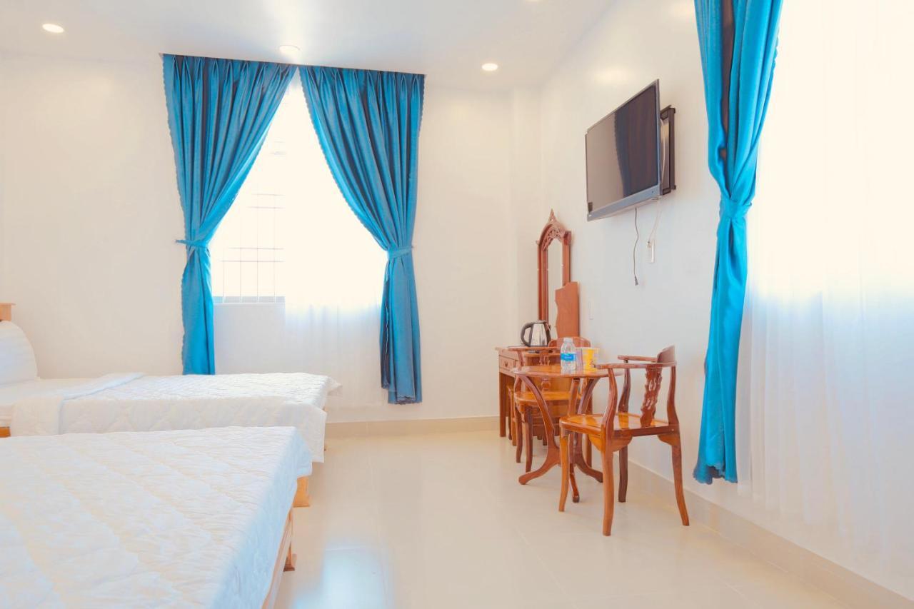 Khách sạn Tuyết Hiển