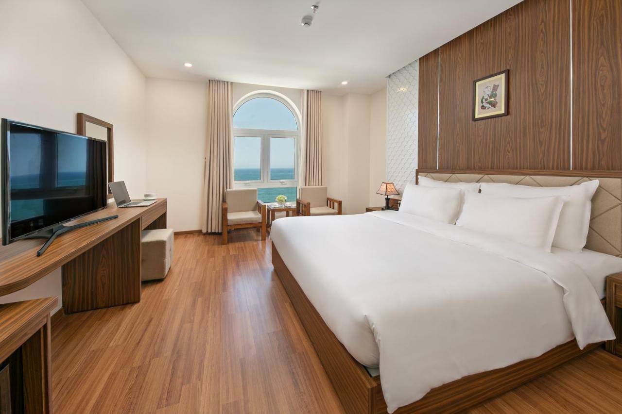 Hotel De Lamour 4*