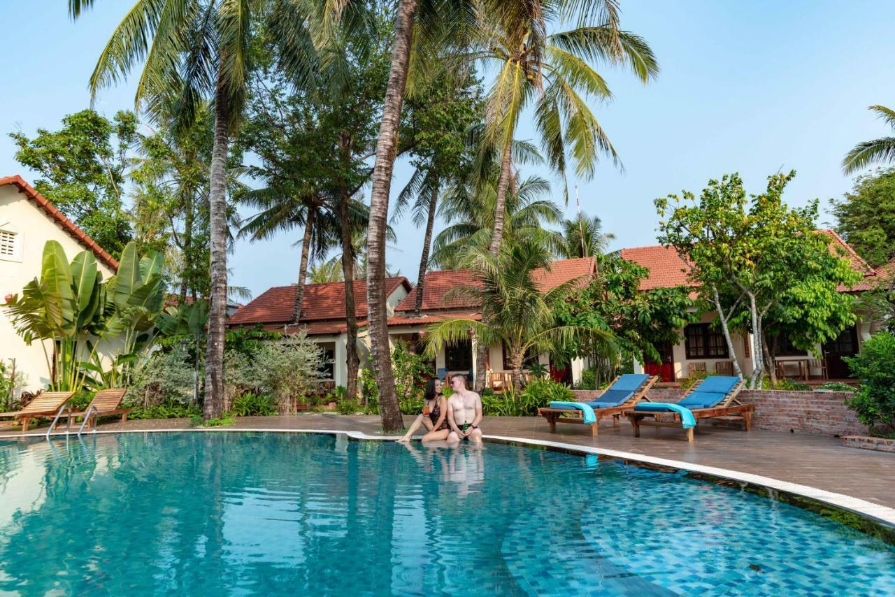 Hula Hula Beachfront Resort