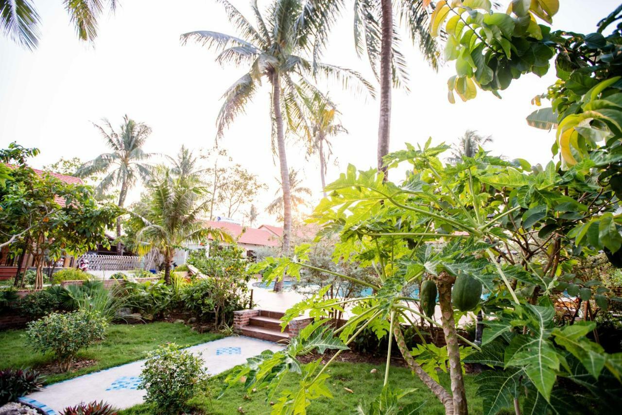 Hula Hula Beachfront 3*