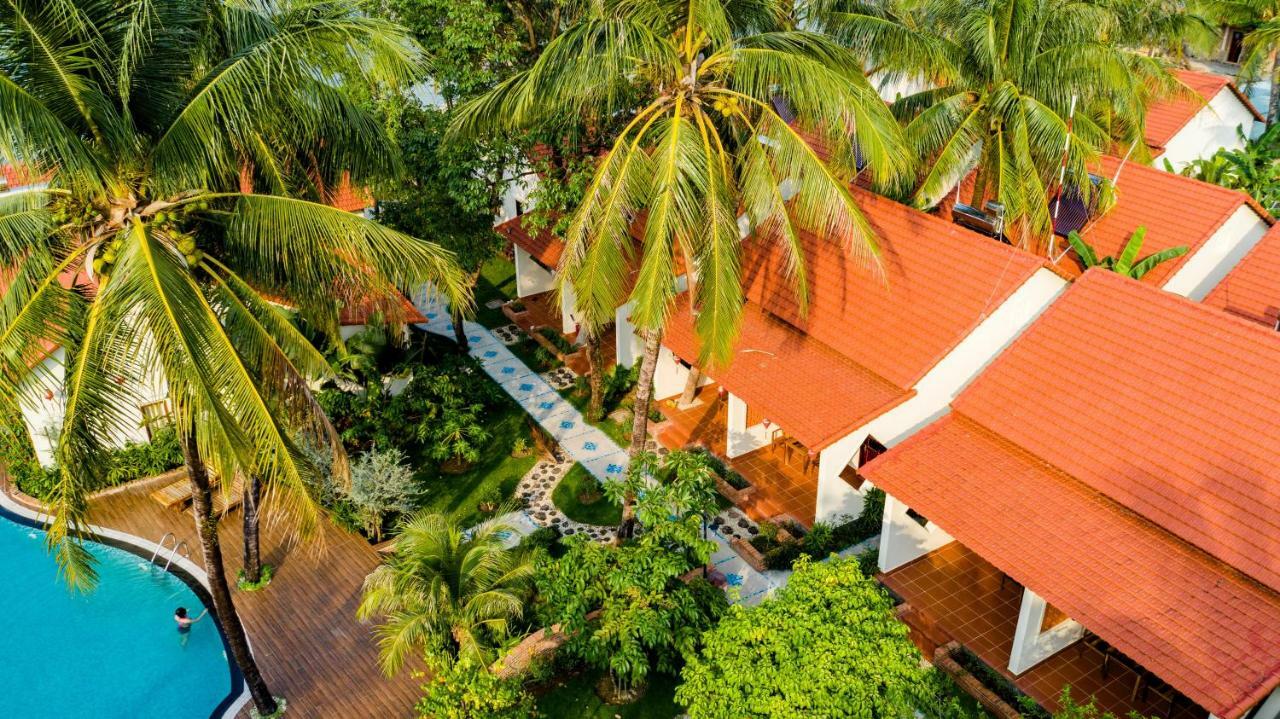 Hula Hula Beachfront 3*