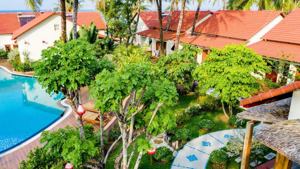 Hula Hula Beachfront Resort