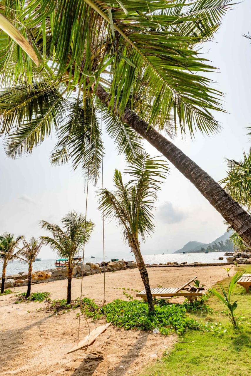 Hula Hula Beachfront 3*