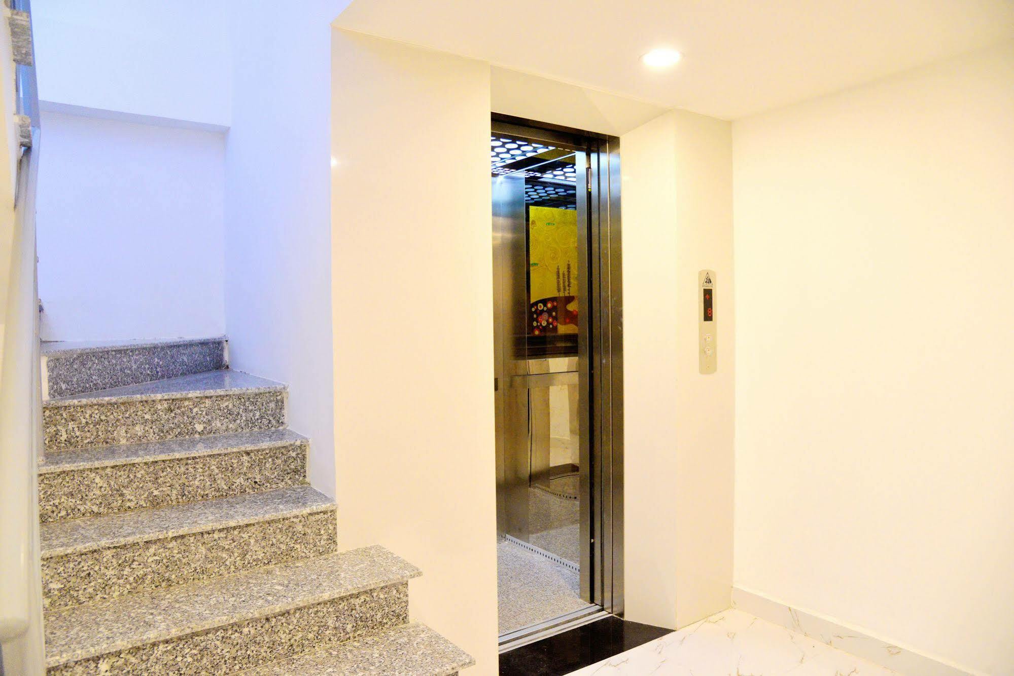 Hotel New Century 2*