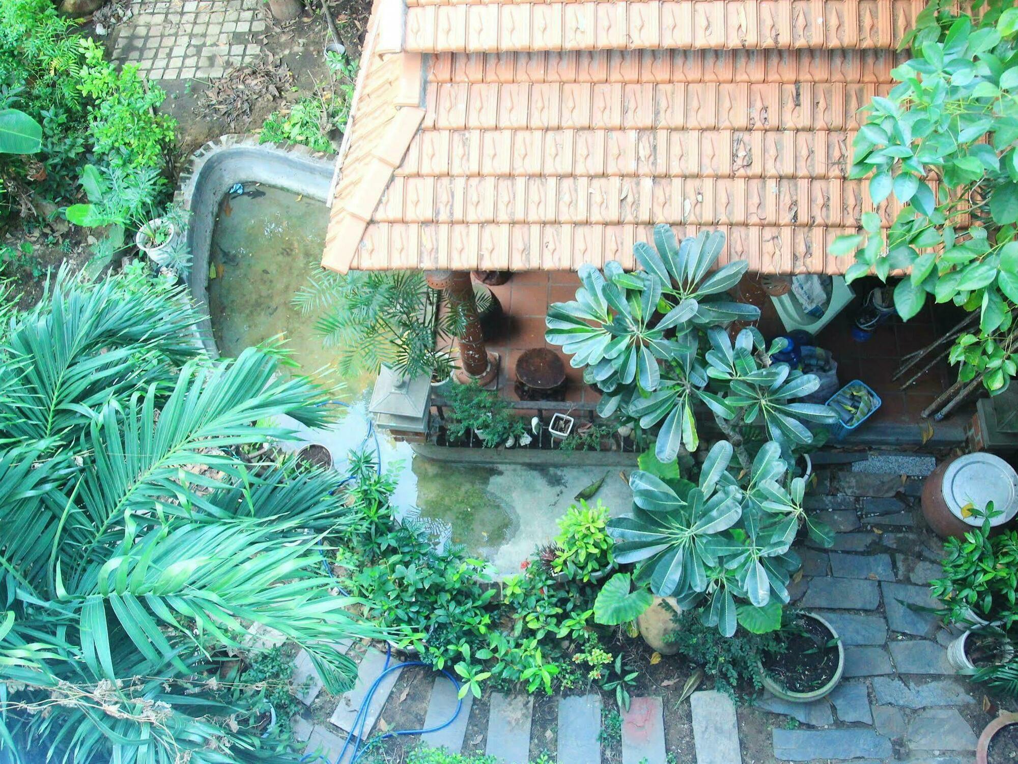 Quan Quan Hotel 2* Da Nang