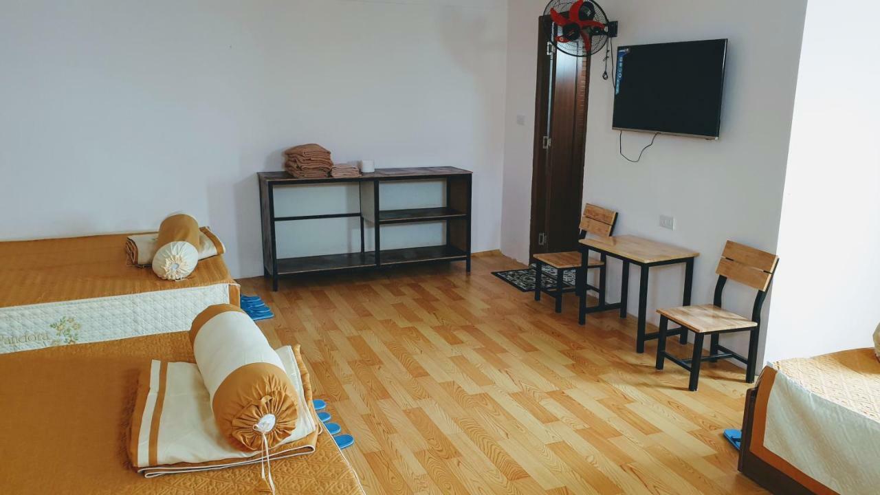Khách sạn B