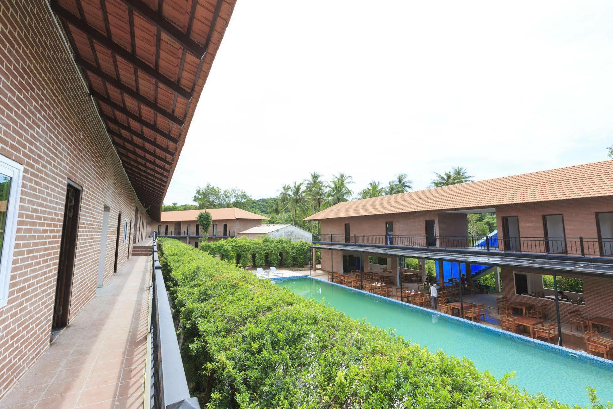 Countryside Garden & Bar Khu nghỉ mát 3*