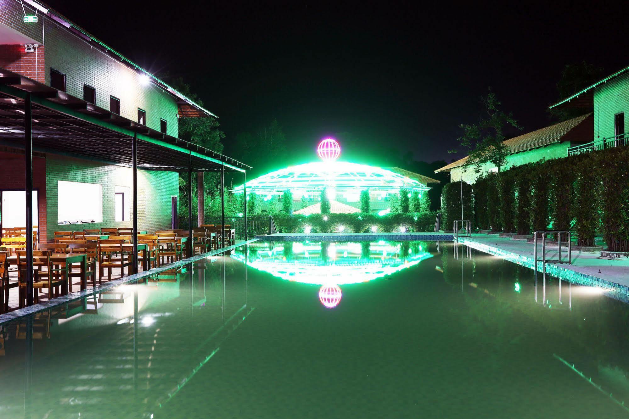 Countryside Garden & Bar Khu nghỉ mát